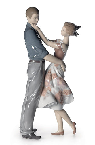 Lladro Happy Encounter Couple Figurine