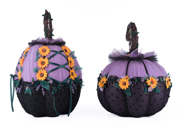 Load image into Gallery viewer, Katherine&#39;s Collection Jacks and Cats Pumpkins Set Of 2
