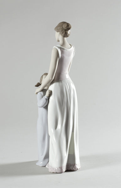 Load image into Gallery viewer, Lladro Someone to Look up to Mother Figurine
