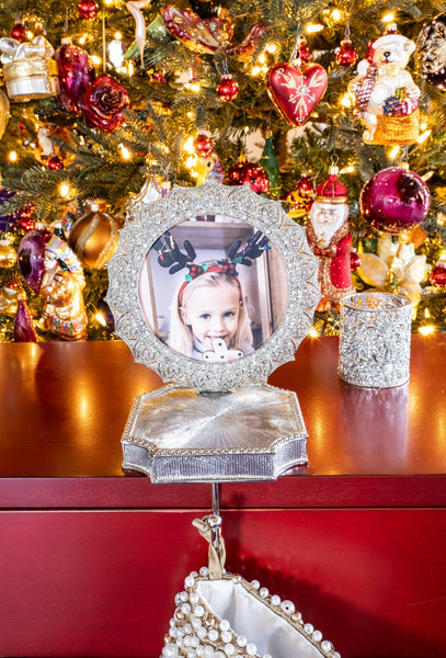 Load image into Gallery viewer, Olivia Riegel Silver Windsor Round Frame Stocking Holder
