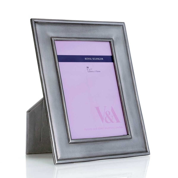 Load image into Gallery viewer, Royal Selangor English Photoframe 5R
