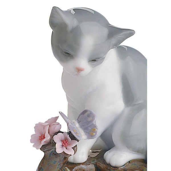 Load image into Gallery viewer, Lladro Blossoms for The Kitten Cat Figurine
