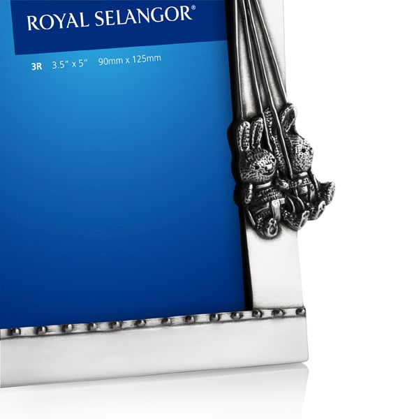 Load image into Gallery viewer, Royal Selangor Carousel Photoframe 3R
