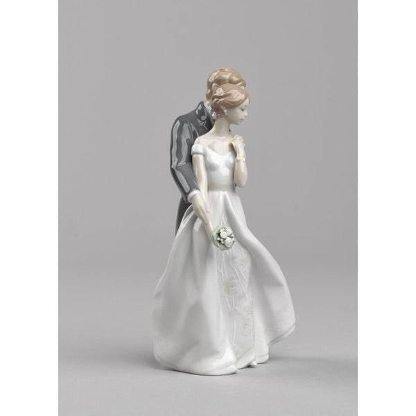 Load image into Gallery viewer, Lladro Everlasting Love Couple Figurine
