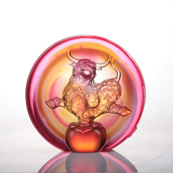 Load image into Gallery viewer, Liuli LIULI Year of the Ox Meaning Crystal Paperweight The Joyful Spirit of the Ox
