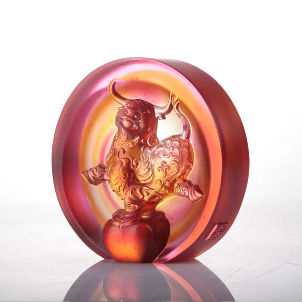 Load image into Gallery viewer, Liuli LIULI Year of the Ox Meaning Crystal Paperweight The Joyful Spirit of the Ox
