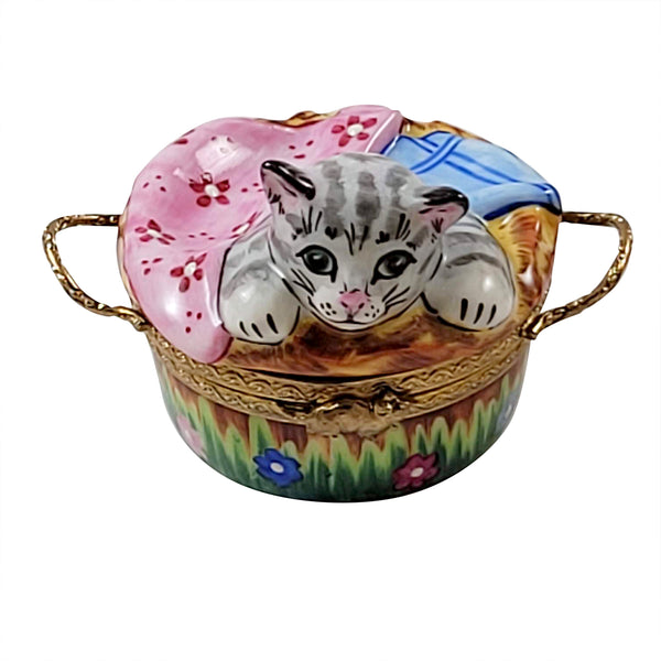 Load image into Gallery viewer, Rochard &quot;Kitten in Basket&quot; Limoges Box
