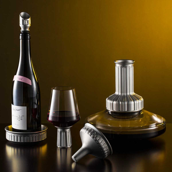 Load image into Gallery viewer, Royal Selangor Vienna Wine Pourer
